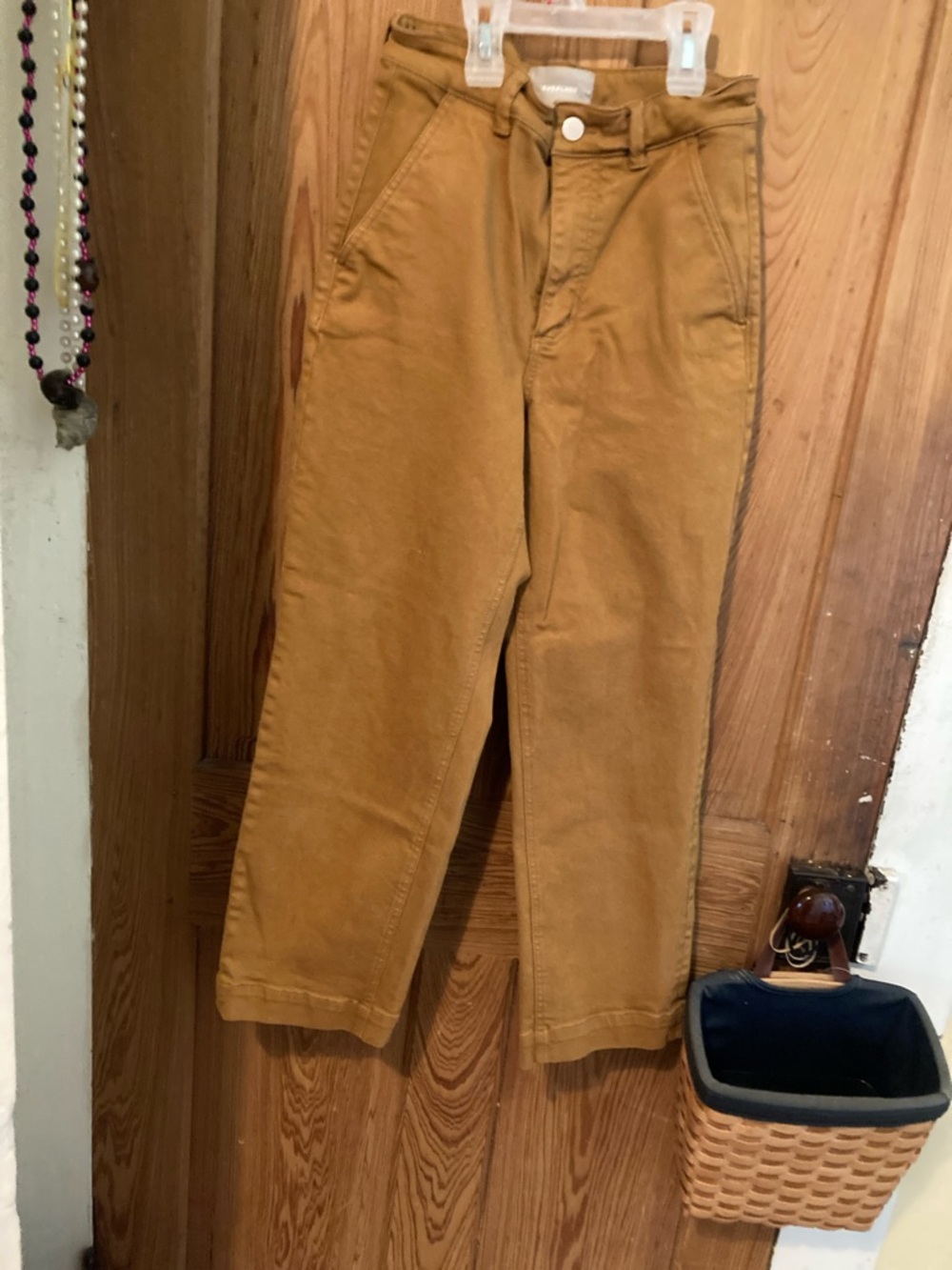 Everlane Cropped Straight-Leg Pants in Caramel 4